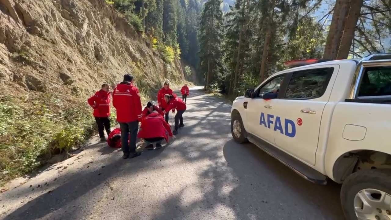 Foto - Zorlu coğrafyada can kurtarma seferberliği! Karadeniz’in afet geçidine 40 kişilik AFAD takviyesi