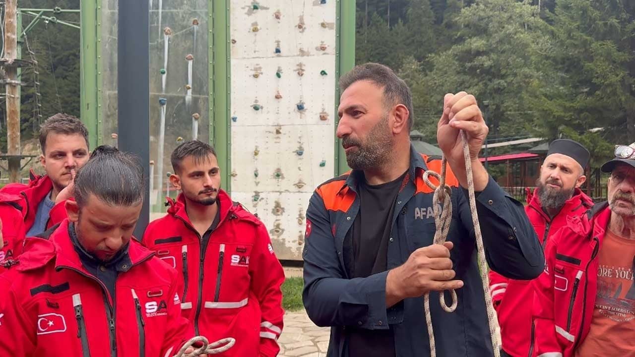 Foto - Zorlu coğrafyada can kurtarma seferberliği! Karadeniz’in afet geçidine 40 kişilik AFAD takviyesi