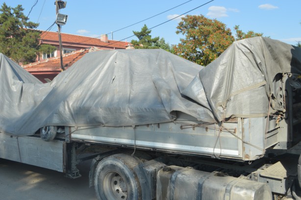 Foto - Zorunlu iniş yapan eğitim uçağı bölgeden götürüldü