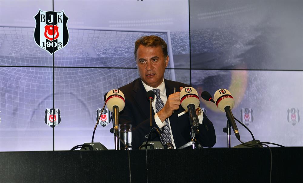 Beşiktaş Başkanı Fikret Orman, Gökhan Gönül'ün imza töreninde Atiba ile yeni sözleşme yapacaklarına dair müjdeyi vermişti.