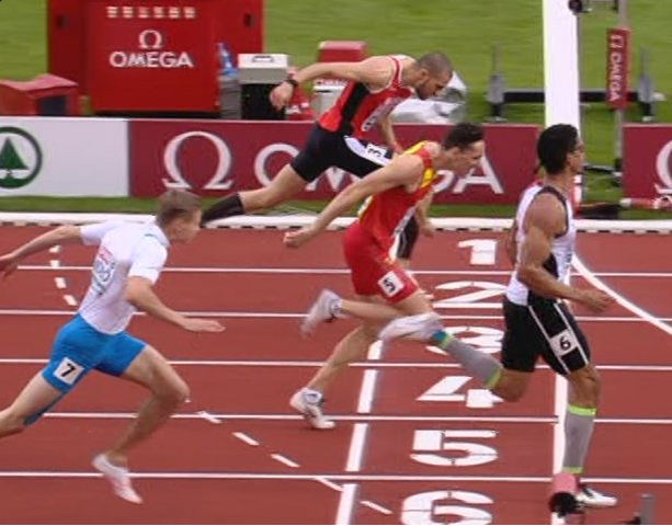 Yasmani Escobar bitiş çizgisini ilk sırada geçerek altın madalya kazandı.