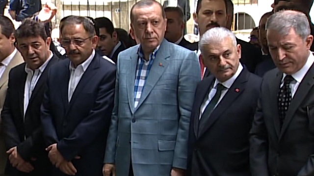 Erdoğan, Özhaseki'nin annesinin cenazesine katıldı