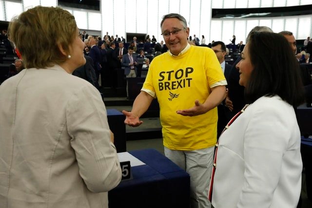 Brexit yanlıları Avrupa Parlamentosu'nda çalınan marşa sırt döndü