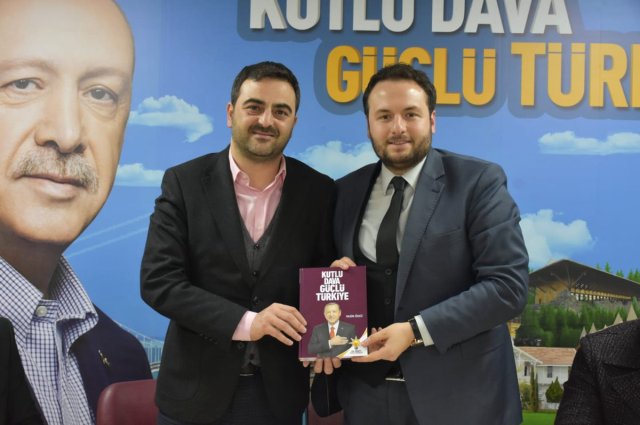 Erdoğan'ın 'Yasin Senin Niye Bıyık Yok' Diye Sorduğu Aday Bıyık Bıraktı