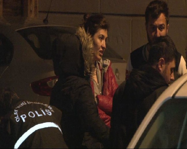 18-05/11/eski-esinin-otomobilini-yakip-polise-teslim-oldu_7066_dhaphoto6.jpg