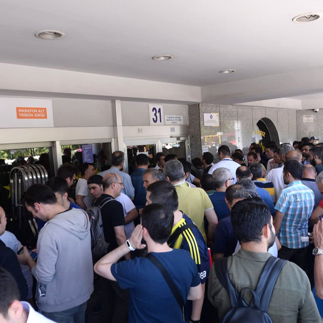 Fenerbahçe Taraftarından Kombinelere Büyük İlgi