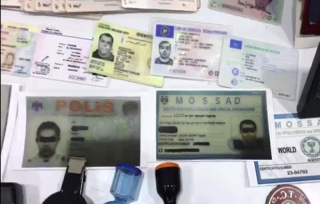 İstanbul Emniyetinin Düzenlediği Operasyonunda Yüzlerce Sahte Pasaport ve Kimlik Ele Geçirildi