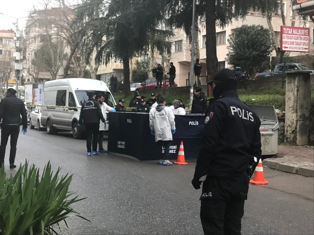 Kadıköy'deki Çöp Konteynerinde Bulunan Bacakların Erkeğe Ait Olduğu Ortaya Çıktı