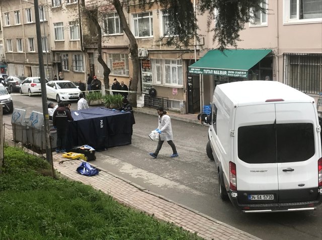 Kadıköy'deki Çöp Konteynerinde Bulunan Bacakların Erkeğe Ait Olduğu Ortaya Çıktı