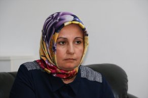 Kahraman Annenin Askeri Araca Binip Darbecileri Durdurduğu Anlar Kamerada