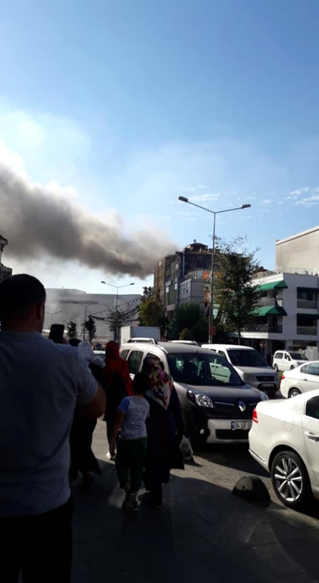 Son Dakika! İstanbul'da Özel Hastanede Yangın Çıktı! Hastalar Tahliye Edilmeye Başladı