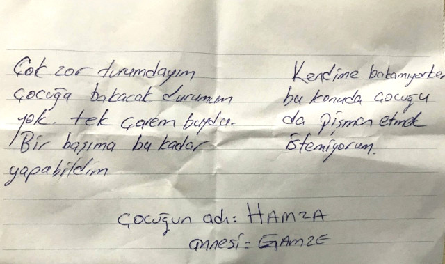 Küçük Çocuk Üzerinde Notla Annesi Tarafından Terk Edildi