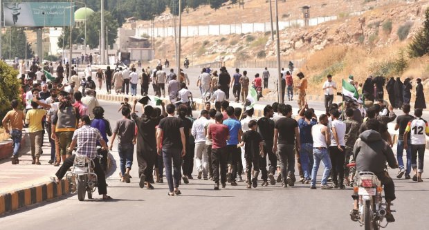 Yüzbinlerce sığınmacının yaşadığı Atme Kampı ile Hatay sınırında son günlerde artan Türkiye karşıtı gösterilerin, Fırat’ın doğusuna yönelik operasyonla ilgili Ankara-Washington hattında temasların sıklaştığı bir döneme denk gelmesi dikkat çekiyor.