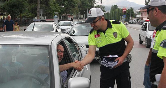 Yola Çıkacak Sürücüler Aman Dikkat! 63 Kara Nokta Kazaya Davetiye Çıkarıyor