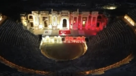 15 Temmuz’un şanlı mirası Pamukkale’de yaşatıldı! Pamukkale ve Hierapolis, ay yıldızın renkleriyle aydınlatıldı