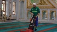 Arnavutköy‘de Bayram Öncesi Camilerde ve Mezarlıklarda Hummalı Çalışma