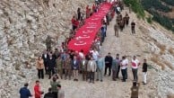 Dünyanın en büyük Türk bayrağında anlamlı 30 Ağustos Bayrağa Saygı Yürüyüşü