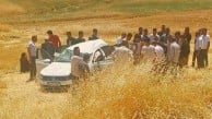  Düz yolda gidiyordu! Birden taklalar atarak tarlaya yuvarlandı: 5 kişi yaralandı