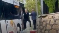 Erzurum'da otobüste kavga: Elindeki şemsiyeyle defalarda vurdu!