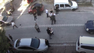Ev ve arabalar taşlandı! Esenyurt'ta komşu kavgası kameraya yansıdı!