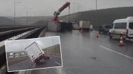 Fırtına trafikteki 2 tır ile 1 kamyoneti yaprak gibi uçurdu