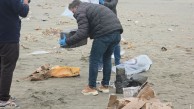 Görenler anlam vermekte zorlandı… Bakın kıyıya çuval içinde ne vurdu!