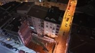 İstanbul'da inşaatın istinat duvarı yıkıldı, 20 daire tahliye edildi