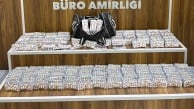 İzmir’de ev ve depoya uyuşturucu operasyonu: 9 bin 184 sentetik ecza ele geçirildi