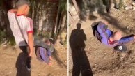 İzmir'de parkta uyuyan kişiye saldıran 2 şüpheli yakalandı