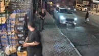 İzmir’de silahlı şehir eşkıyaları mahalleyi bastı havaya ateş açtı