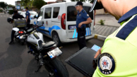 Karabük'te polisin dur ihtarına uymayan sürücüye ceza yağdı! Yarım milyon liraya yakın ceza kesildi!