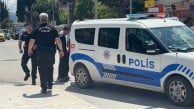 Karısını bıçaklamaya fırsat bulamadan polis tepesine bindi