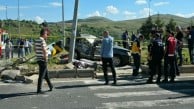 Kavşakta kafa kafaya çarpıştılar: 3 ölü, 3 yaralı