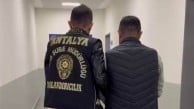 Kendisini polis olarak tanıtıyordu... Polisi gördü