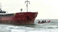 Marmara'da derin nefes! Günlerdir karaya oturan 27 bin tonluk dev çeltik gemisi nihayet kurtarıldı!