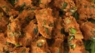 Mercimek köftesi yumuşacık: Bir tek lokması bile parmak yediriyor!