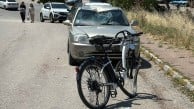 Otomobille çarpışan elektrikli bisiklet sürücüsü ağır yaralandı!