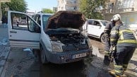 Park halindeki araç alev aldı: Vatandaşlar seferber oldu!