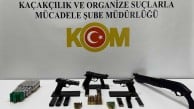 Ruhsatsız silah operasyonunda ele geçirilenlere bakın