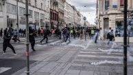 Sömürgeci Batı'nın maskesi bir kez daha düştü! Fransa’da sokak korkusu büyüyor, caddeler polisle kuşatılıyor!