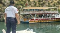 Sürüklenen teknedeki 50 turisti jandarma kurtardı