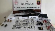 Uşak'ta kaçak silah ticareti yapan şahsın inine baskın! Ev ve iş yerinden adeta cephanelik çıktı!