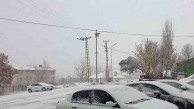 Van'da kar yağışı: İlçesi beyaza bürüdü! Doğu Anadolu’da sağnak yağış, Batı Karadeniz’de fırtına olacak
