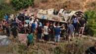 Yolcu otobüsü devrildi: 25 kişi hayatını kaybetti