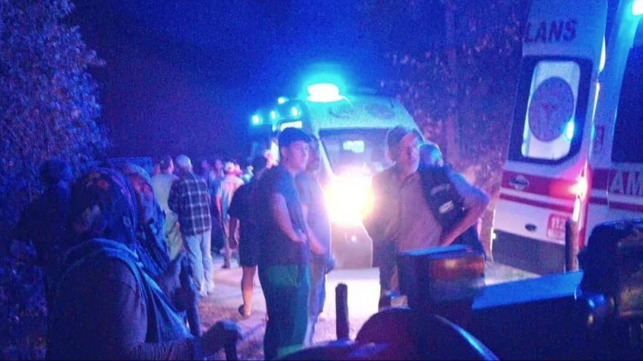 Düzce'de Tarım Aracı Devrildi: 10 Fındık İşçisi Yaralı