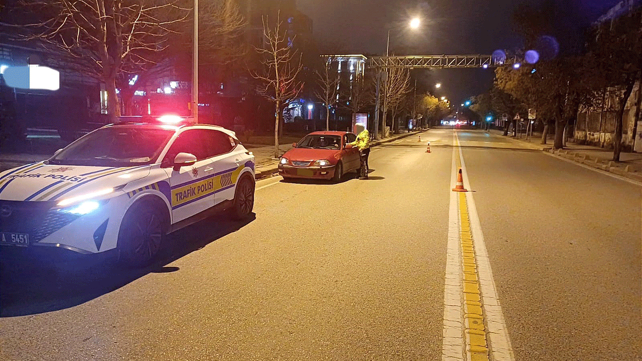 Eskişehir'de geniş çaplı trafik denetimi! 61 sürücü alkollü yakalandı