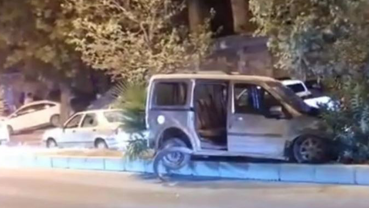 GTA Hatay: Anne babasını dövdü, 5 araca çarptı, polisten kaçarken 1 kişiyi rehin aldı!