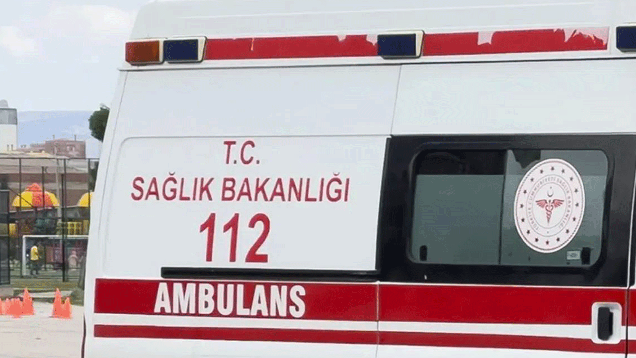 Isparta'da otomobil köy kahvesine daldı: 1 kişi öldü, 2 kişi yaralandı