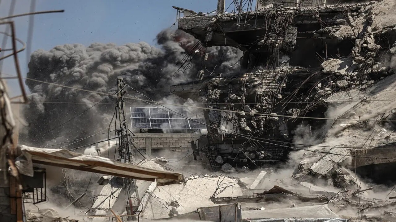 İsrail Ordusu, Gazze'de UNRWA'ya Bağlı 10 Binasını Bombaladı