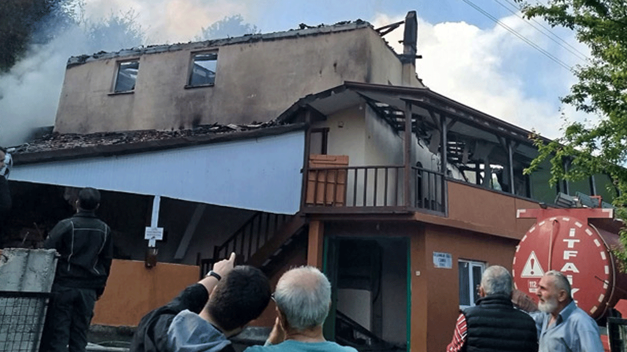 Karabük'teki cami, içinde kimsenin bulunmadığı sırada yandı